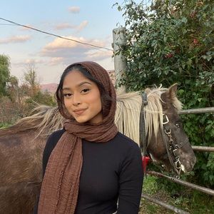 Meet your Posher, Fatiha